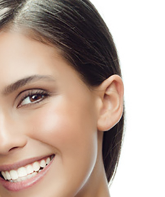 Frau mit Ohr - Ohrenarzt